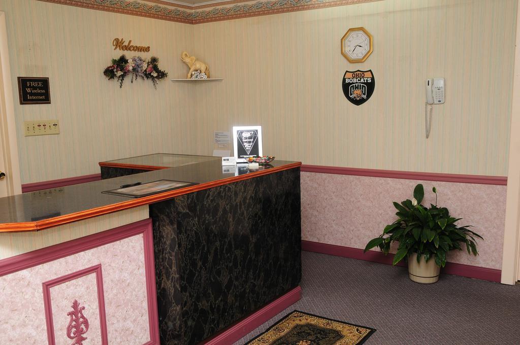 Hometown Inn Атенс Екстериор снимка