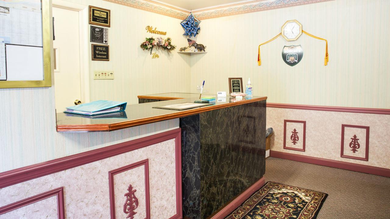 Hometown Inn Атенс Екстериор снимка
